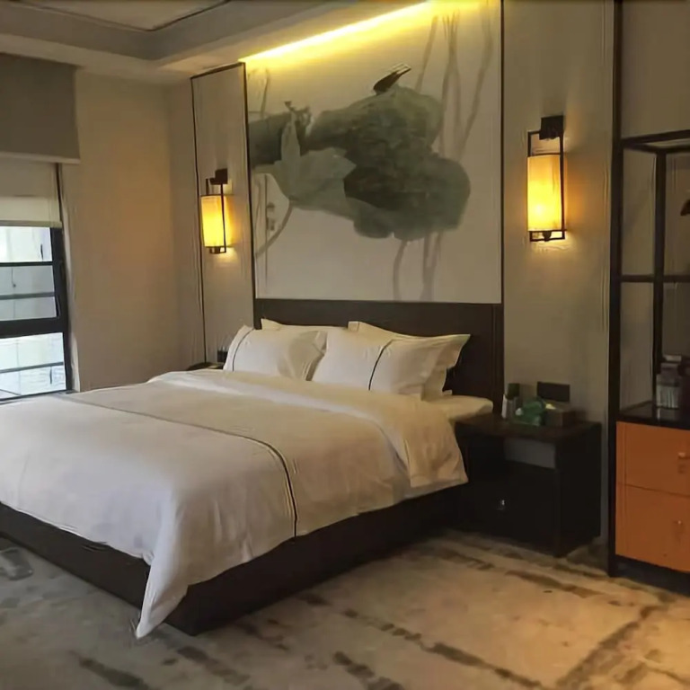 Golden Hotel