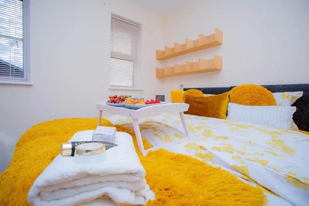 Beautiful two Bedrooms Ensuite Apartment