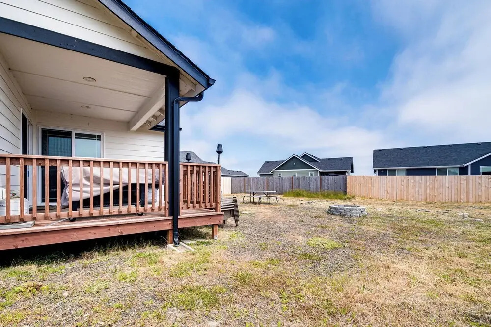 Modern Ocean Shores Home, 2 Mi to Beach!