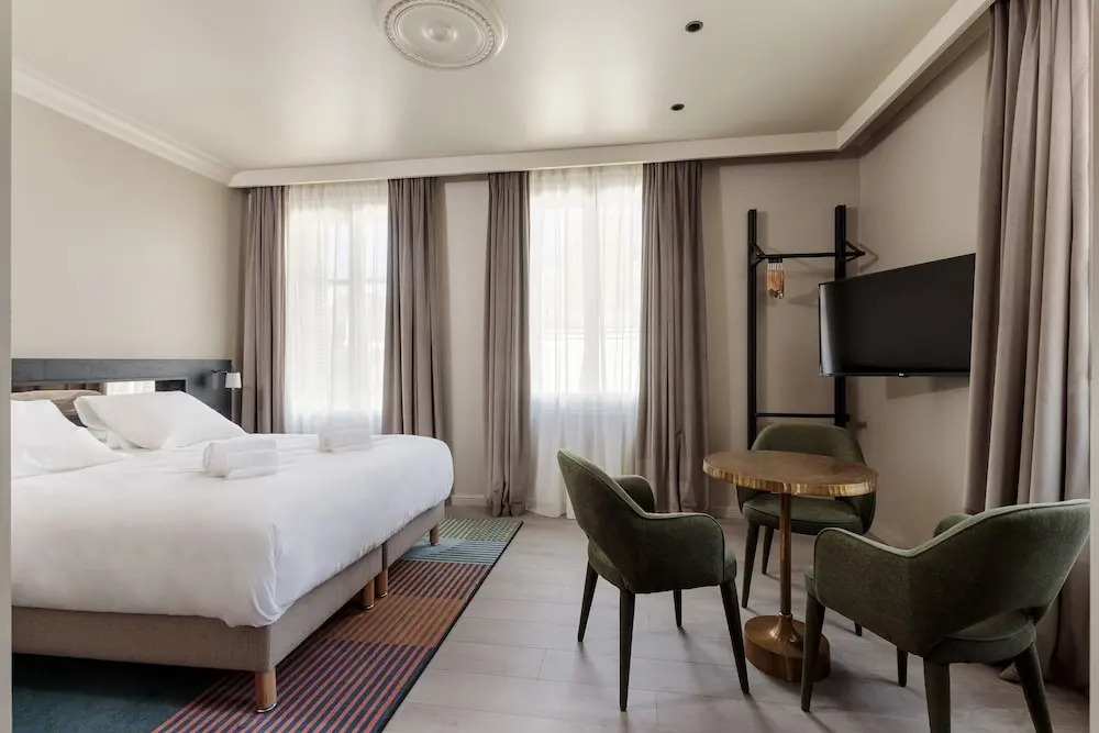 Frenchdoor Tours Corneille