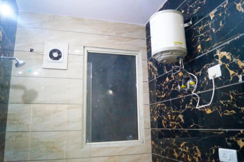 Hotel De Hocks Deluxe - New Delhi Railway Station