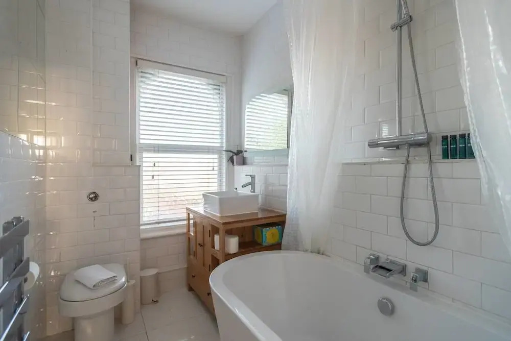 Wonderful 2 bed by Queen's Park, for 6 Guests!