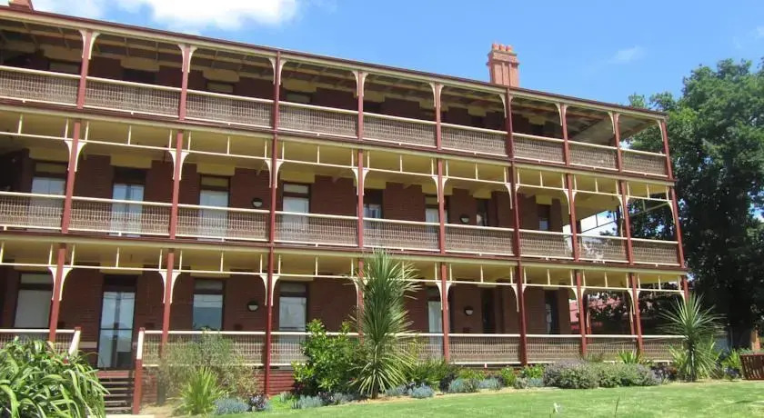 Yarra House
