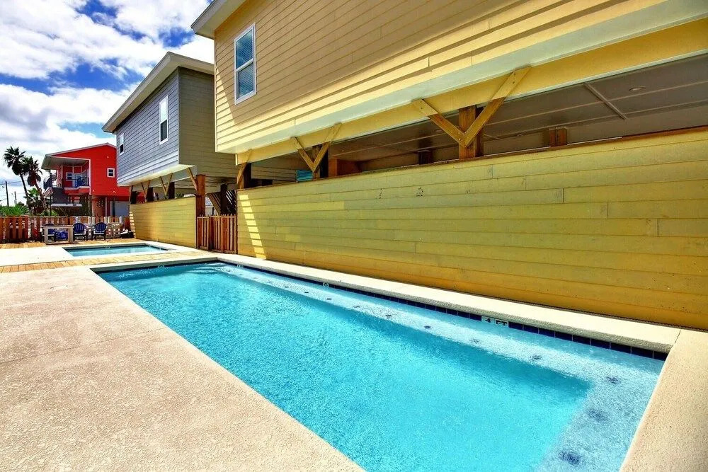 Woodhaven Beach Club 2 Bedroom Bungalow by Redawning