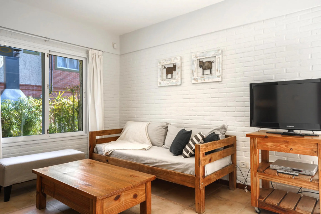 Valeria House Apart