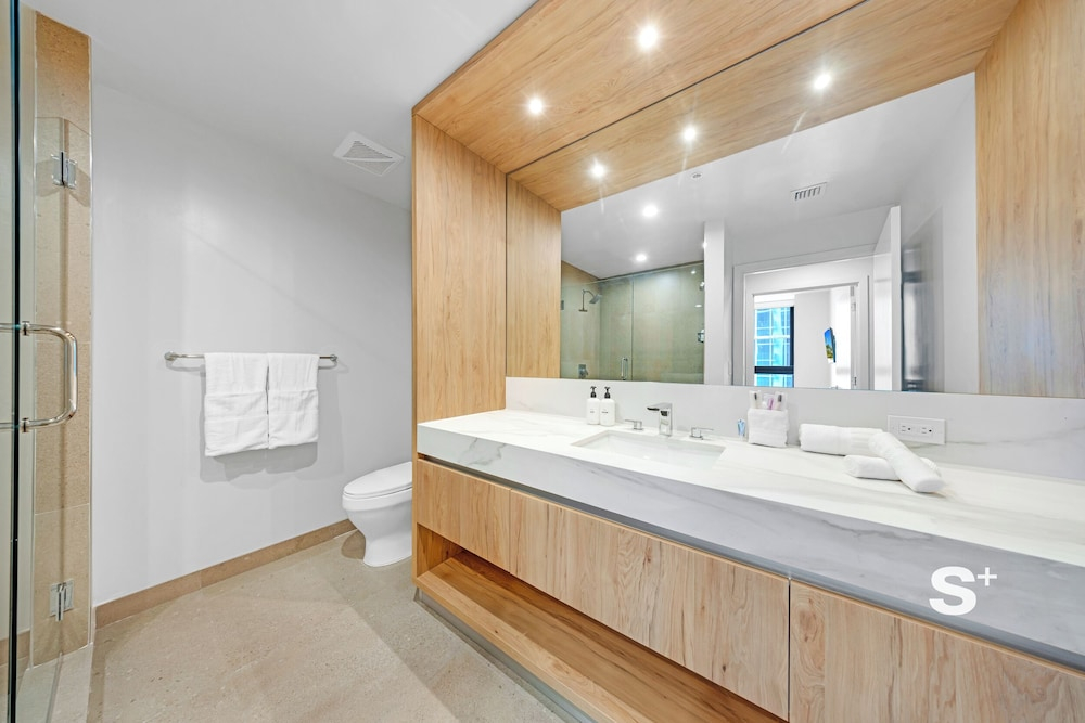 Modern Condo in DTW Miami - Gym & Pool