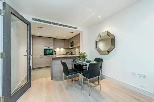 Chelsea - Executive Apartment