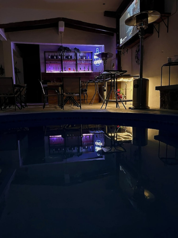 Hotel 305