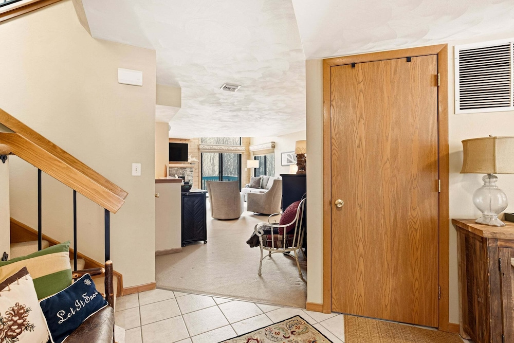 Seven Springs Meadowridge 3brloft Premier-cssv8011 3 Bedroom Condo