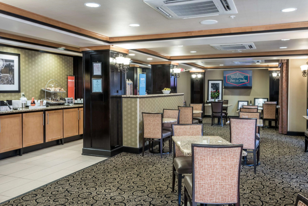 Hampton Inn & Suites Montgomery-Downtown