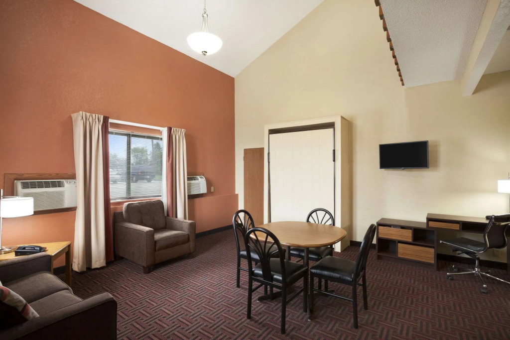 Super 8 by Wyndham Salem
