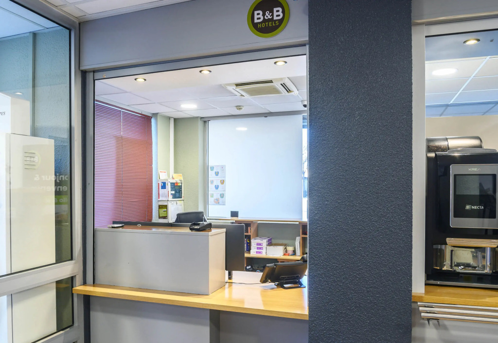 Отель B&B Nimes Centre Arène