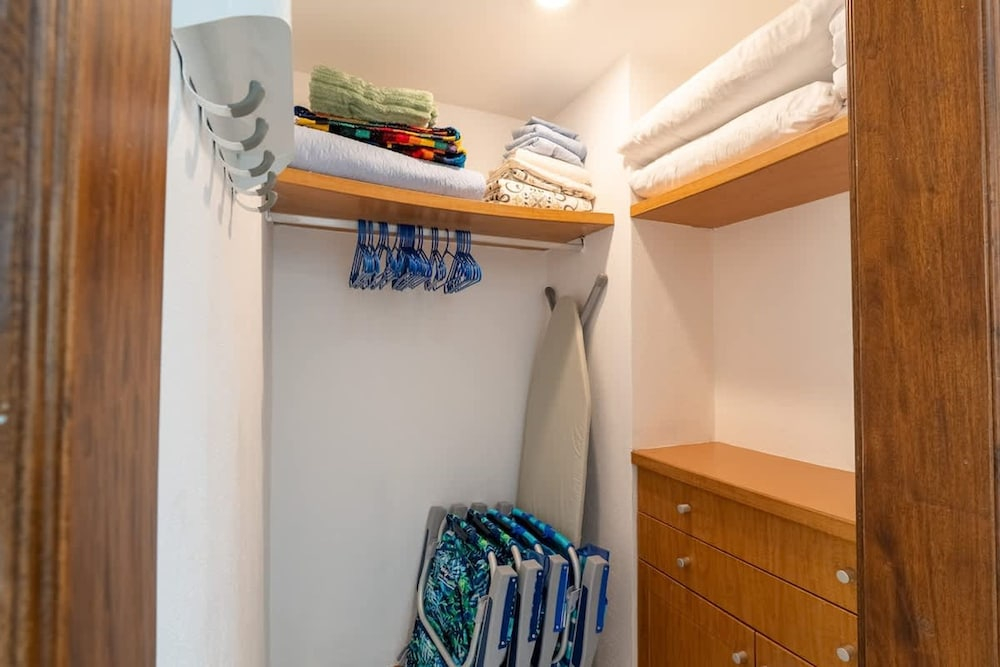 Sleeps 6 Views Beach 1 Block Gated