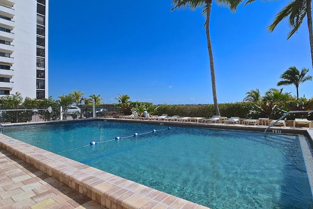 Islands End 302, 2 Bedrooms, Sleeps 6, Heated Pool, Beach Front, Elevator