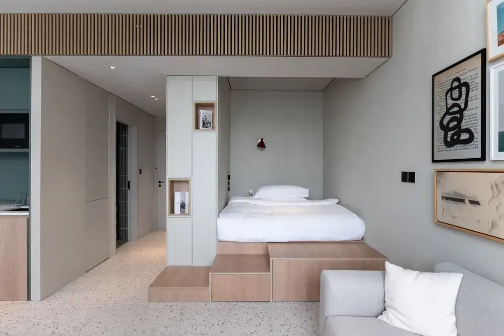Sleek Business Bay Studio Burj View Balcony