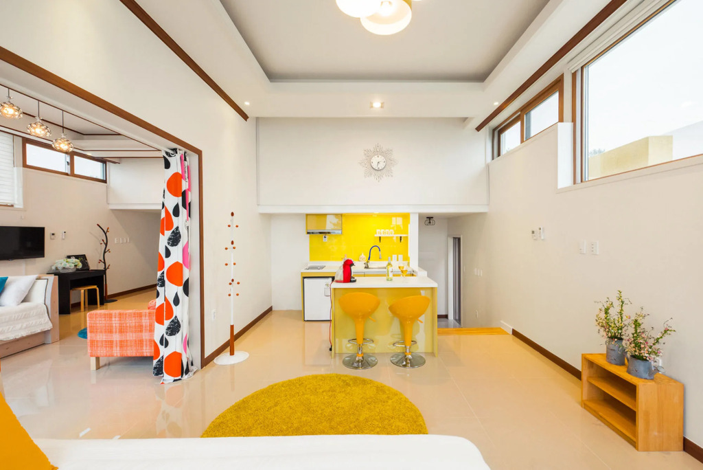 Sea & Pine Pension