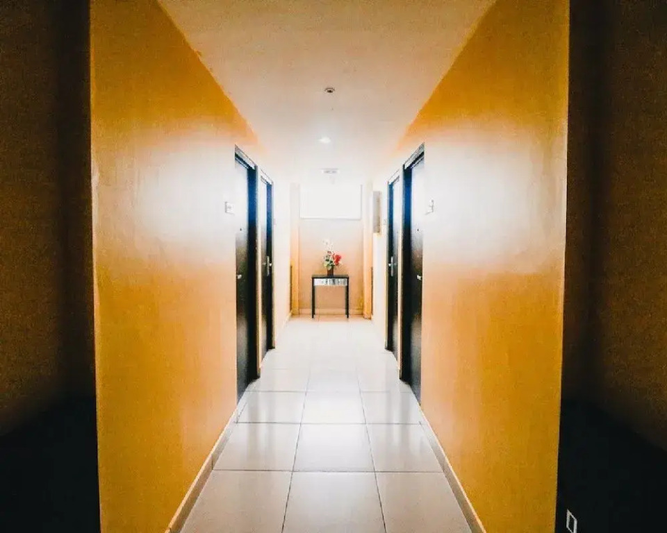 RedDoorz Plus near Cambridge City Square 2 Medan