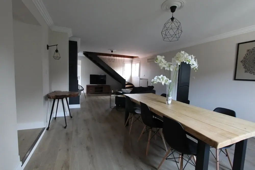 Apartement 120m with garden in a villa