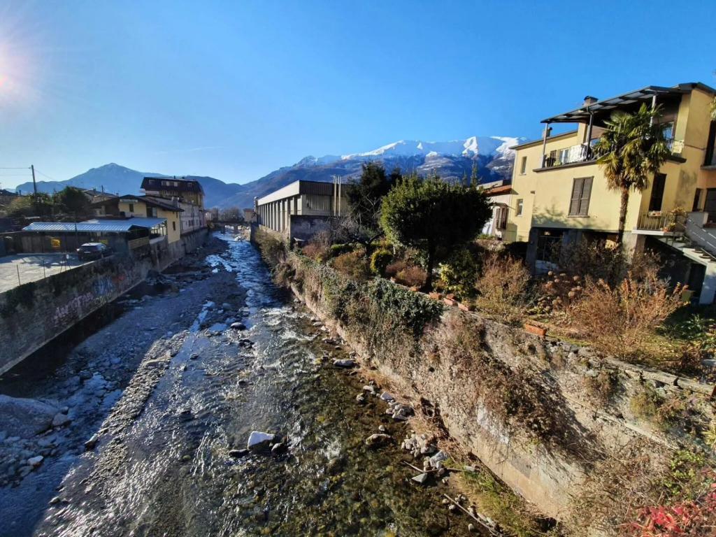 Snug apartment in Dervio with balcony or terrace
