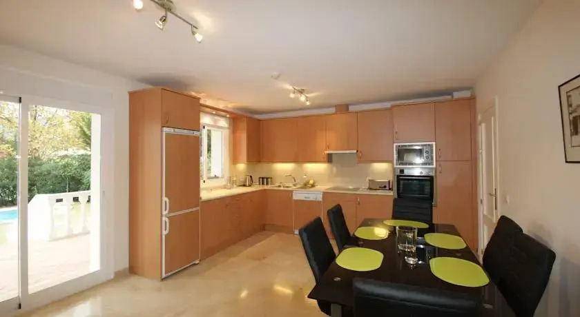 Villa 82