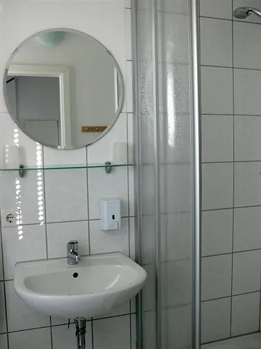 A bed Privatzimmer Dresden - Nichtraucherpension