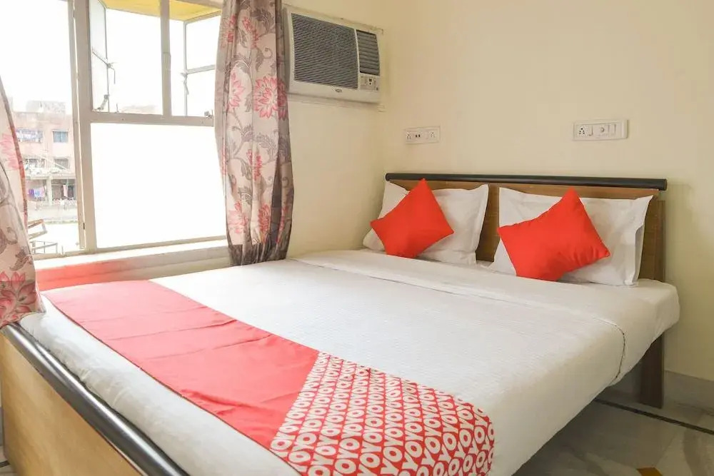 OYO 13138 Airport Motel