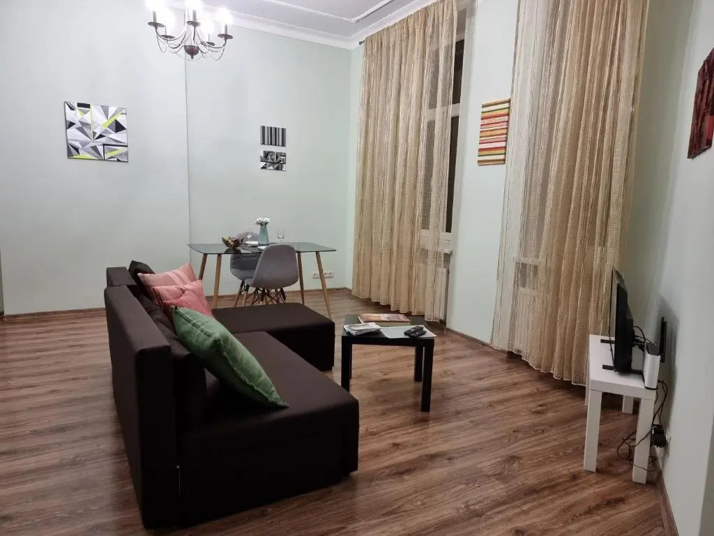 Art Deco One-Bedroom Suite in Library House with Free 5G WiFi