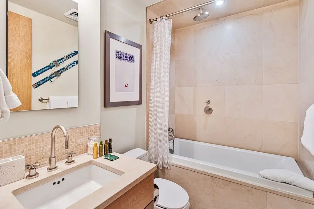 Grand Lodge - Four Bedroom #502 - Ski-in/ski-out 4 Condo