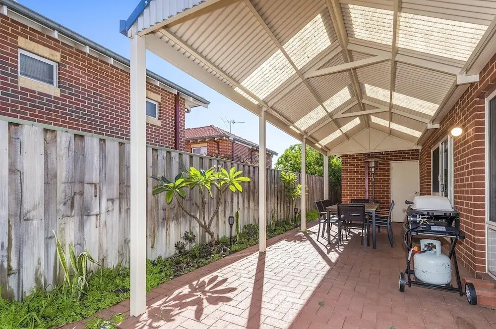 Stylish 3-bed Townhouse With Courtyard & BBQ