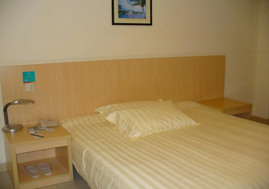 7Days Inn Shanghai Yanan Xilu Subway Stop Branch