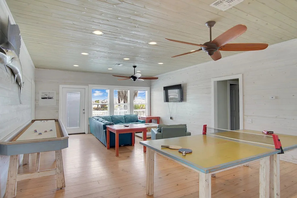 Beach Club Clubhouse 1