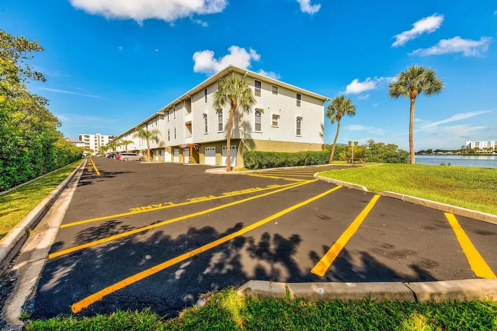 Mariner's Pointe 701
