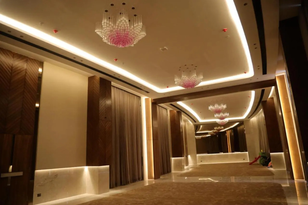 Regenta - The World Surat