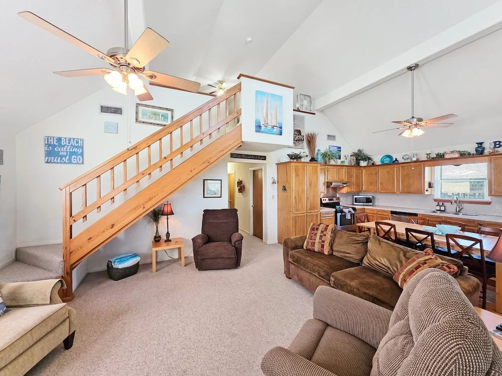 Beachy Keen 3 Bedroom Home