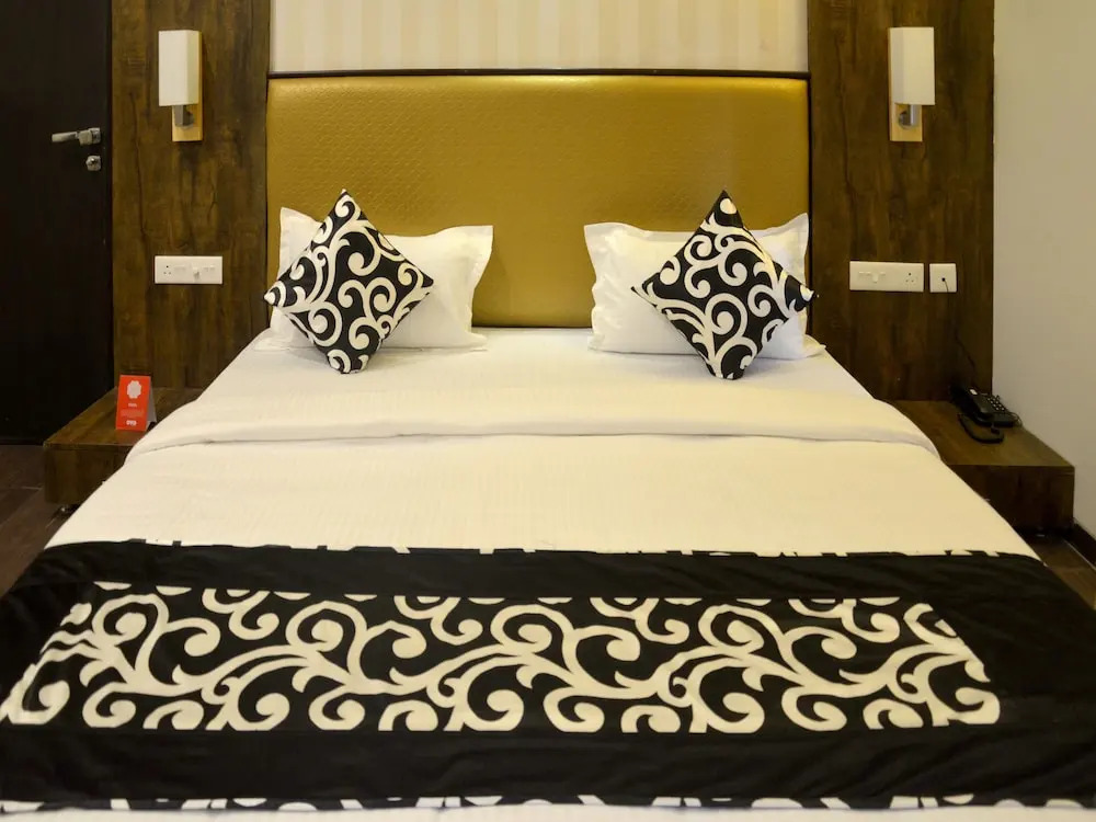 OYO 5777 The President Hotel