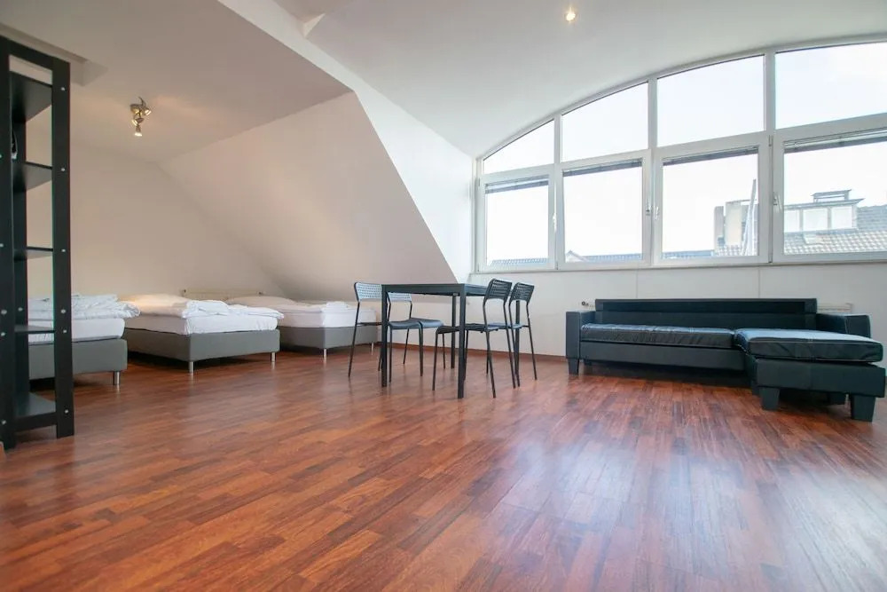 Sunny Penthouse In City Center