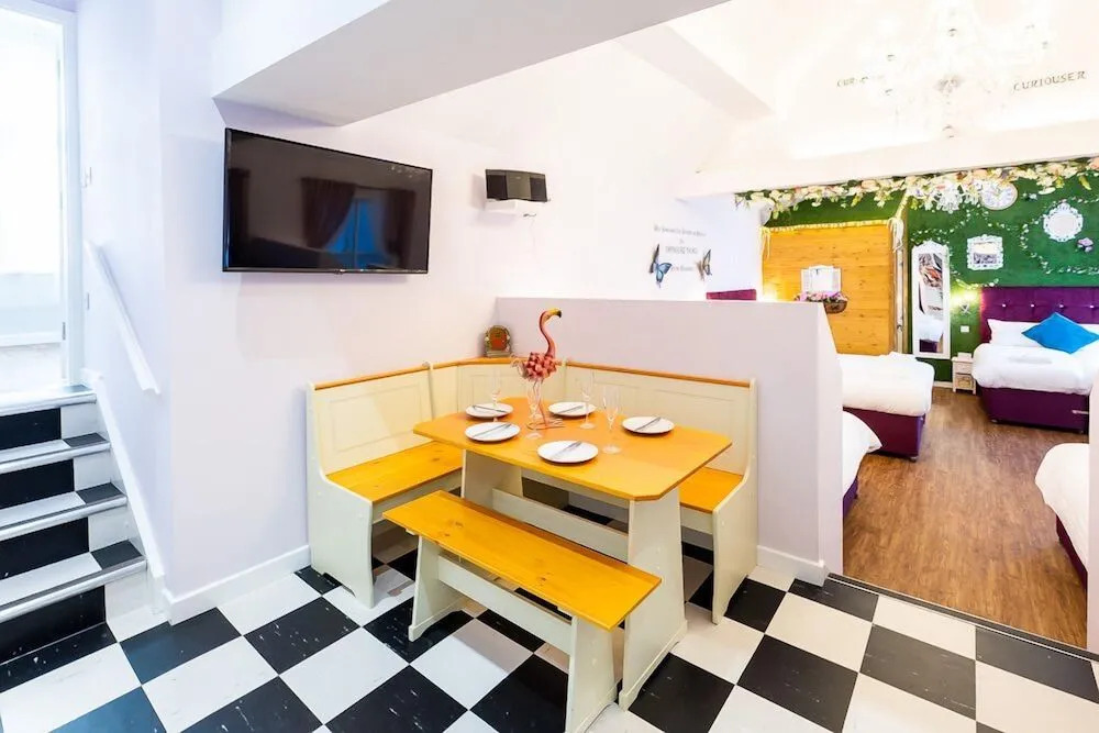 Honeypot House