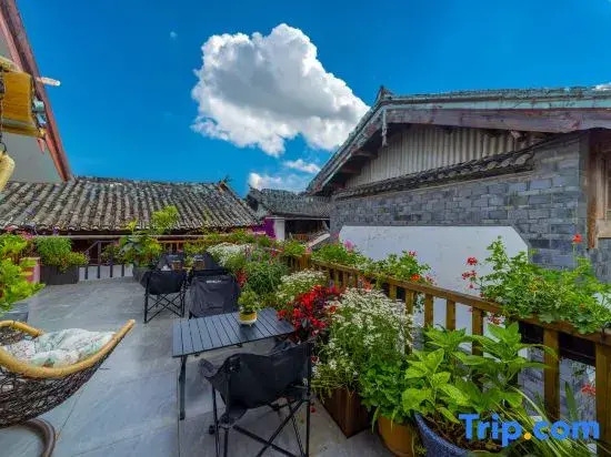 Liaofan Garden Courtyard Light Luxury Log Designer Meisu (Lijiang Ancient City Store)