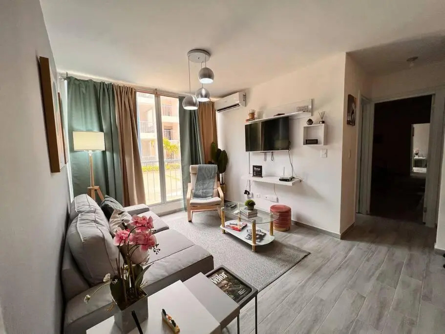 Lovely 3 Bedroom Condo Near Downtown And Foodies
