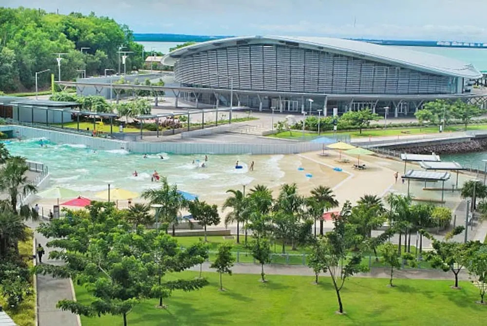 Water-front Paradise Pool - BBQ - Balcony Dining
