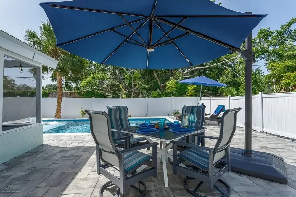 Quaint Cottage in a South Sarasota Neighborhood