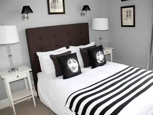 The Townhouse Hotel