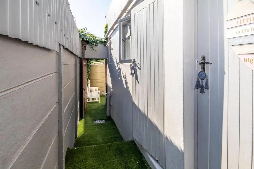 HQ Warm and Cosy 1 Bedroom Unit In Sea Point