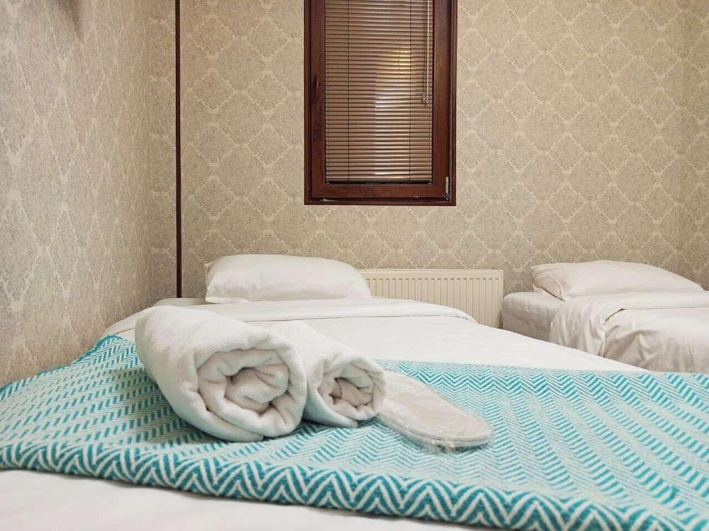 Room N 6 by Kraveli