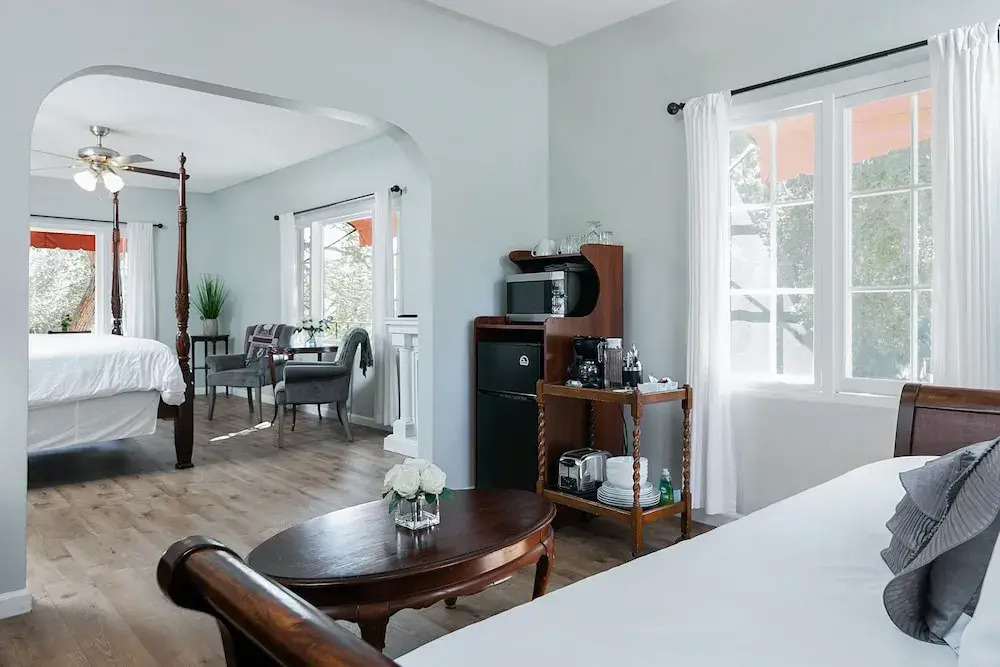 427 Santa Barbara (1655-159030) - Studio Hotel Room