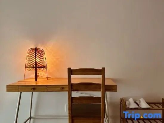 Vivi's childhood  hotel
