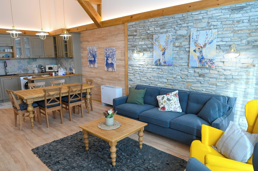 Villa Letizia & Raphael w Jacuzzi near Pirin Golf Resort