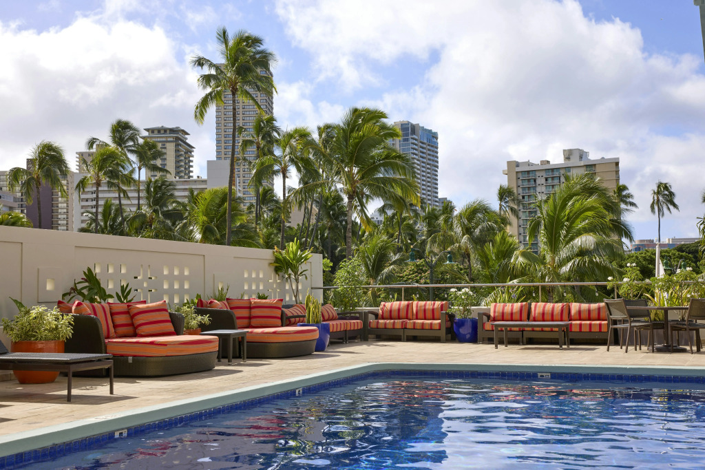 DoubleTree by Hilton Alana - Waikiki Beach