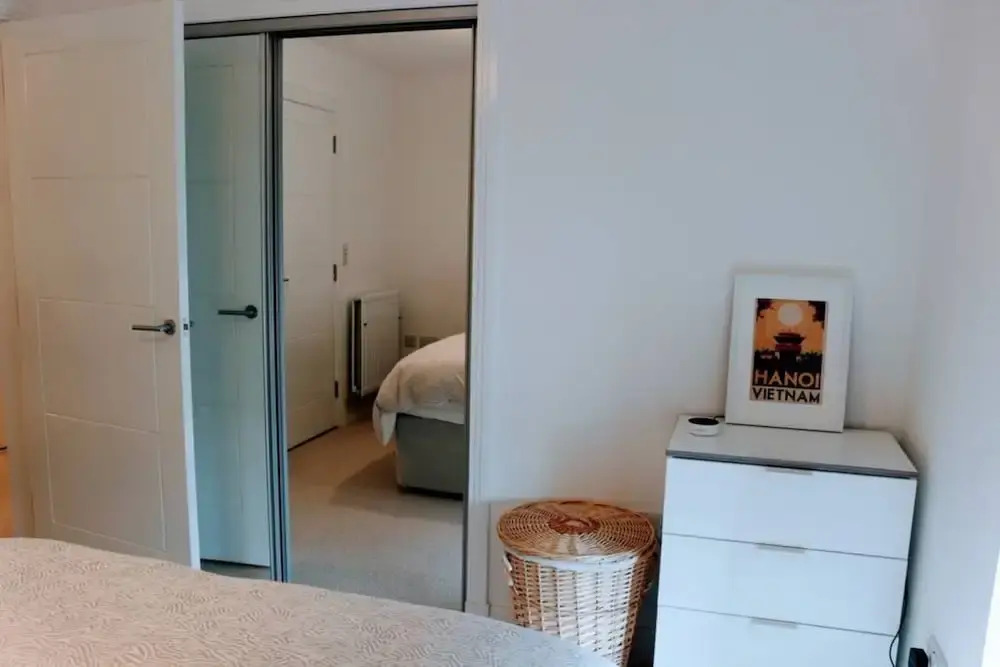 1 Bedroom Apartment With Free Parking Sleeps 2 in City Centre