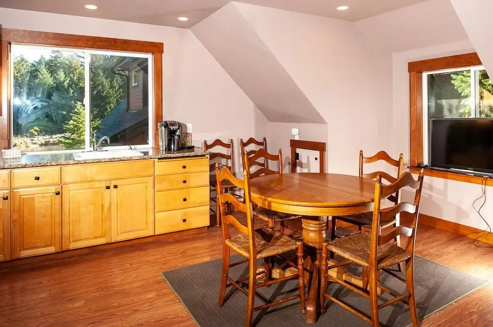 Schooner Creek Retreat 4 Bedrooms 4 Bathrooms Home